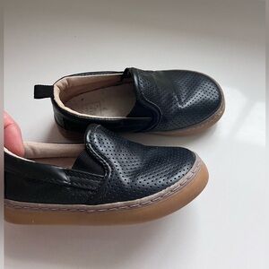 Toddler boy GAP slip on leather shoes size 7